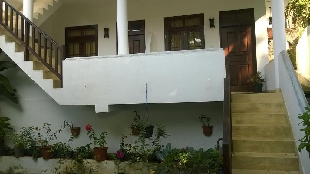Sleepy Head Guesthouse Unawatuna Ngoại thất bức ảnh