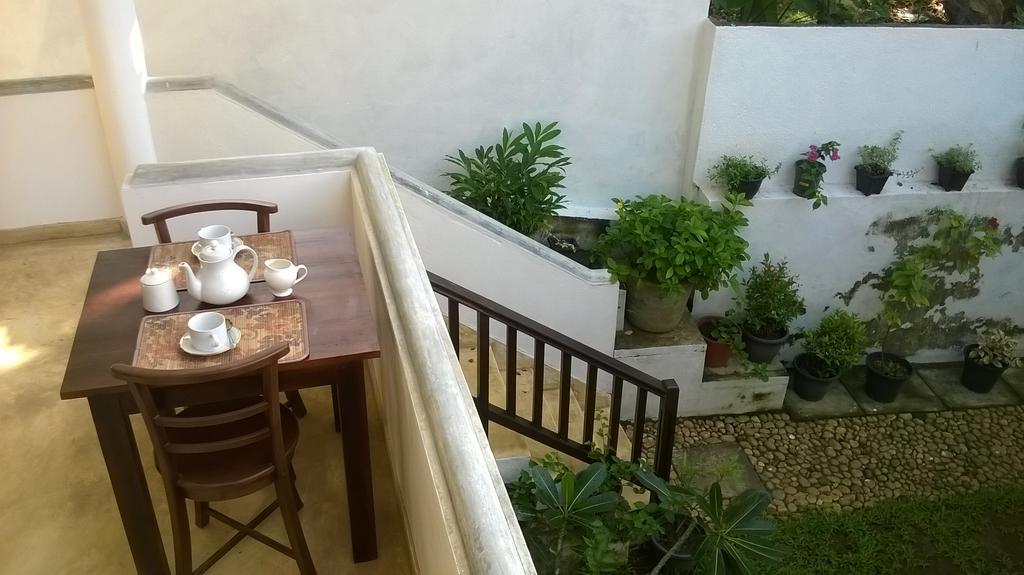 Sleepy Head Guesthouse Unawatuna Ngoại thất bức ảnh