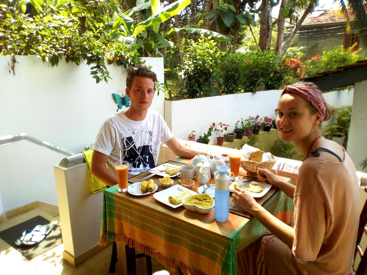 Sleepy Head Guesthouse Unawatuna Ngoại thất bức ảnh