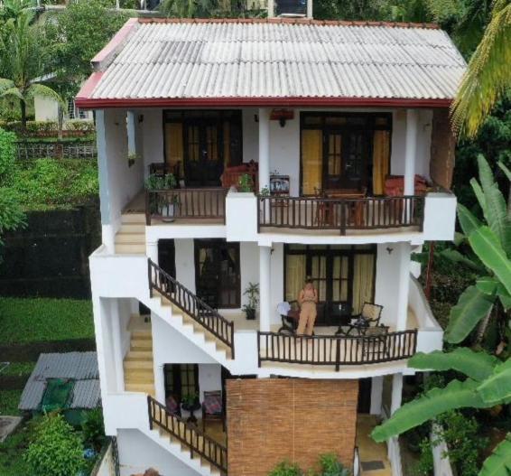 Sleepy Head Guesthouse Unawatuna Ngoại thất bức ảnh